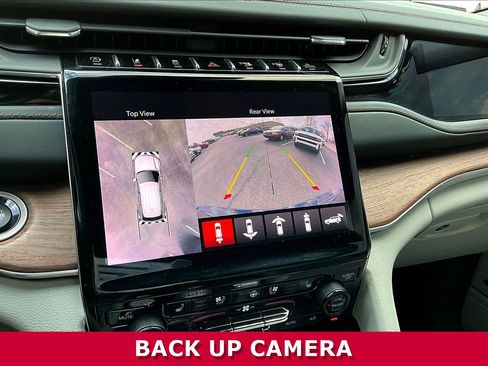 Used 2022 Jeep Grand Cherokee Summit w/ Luxury Tech Group V AWD/4WD image 14