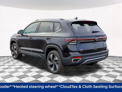Certified 2025 Volkswagen Taos SE image 13
