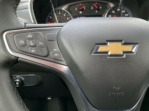 Used 2024 Chevrolet Equinox LT image 19