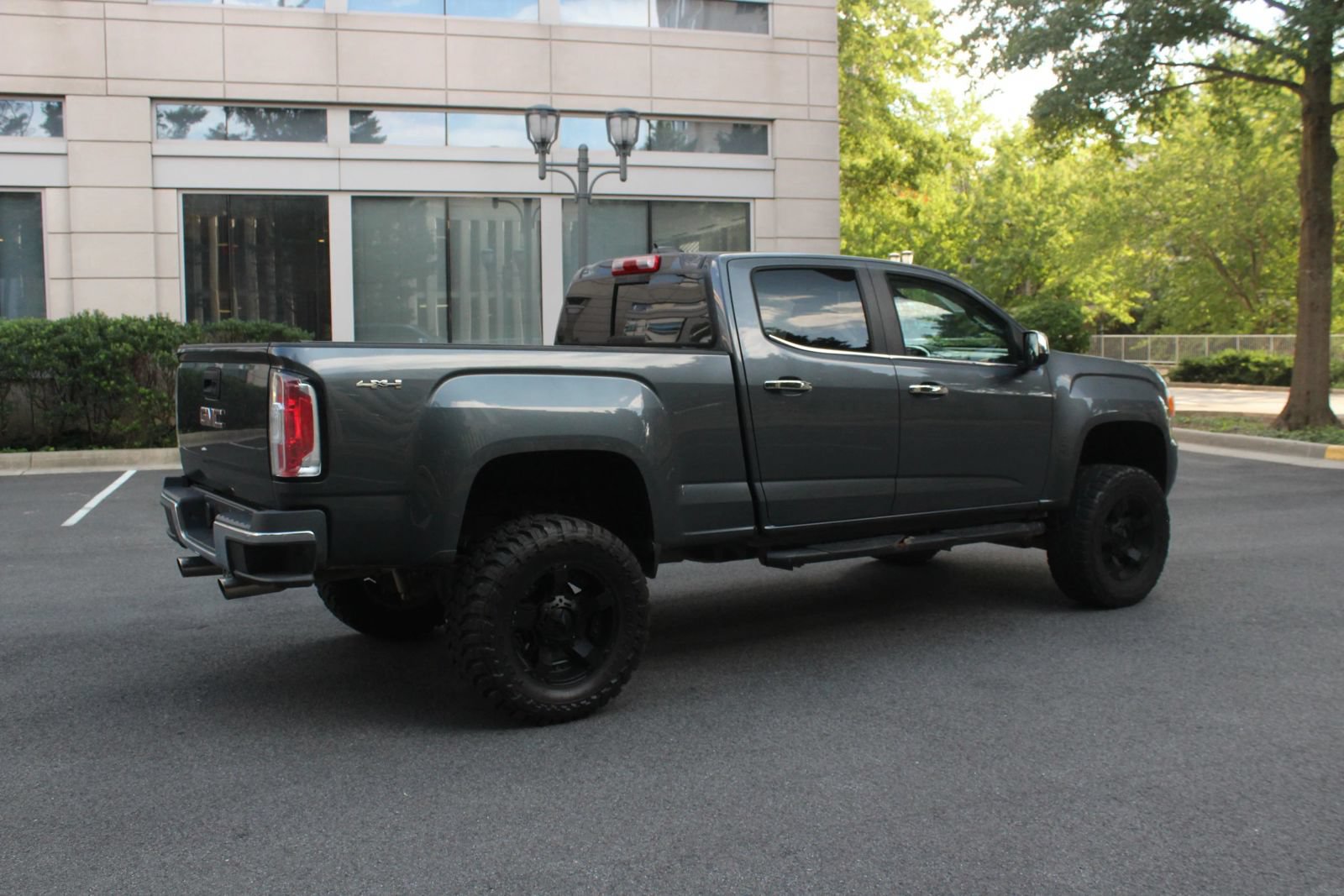 Used 2017 GMC Canyon SLT AWD/4WD image 7