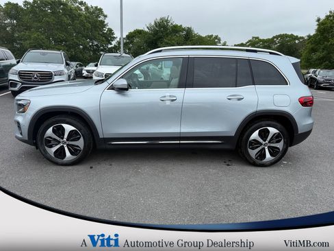 Used 2025 Mercedes-Benz GLB 250 4MATIC image 5