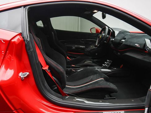 Used 2020 Ferrari 488 Pista Coupe RWD image 54