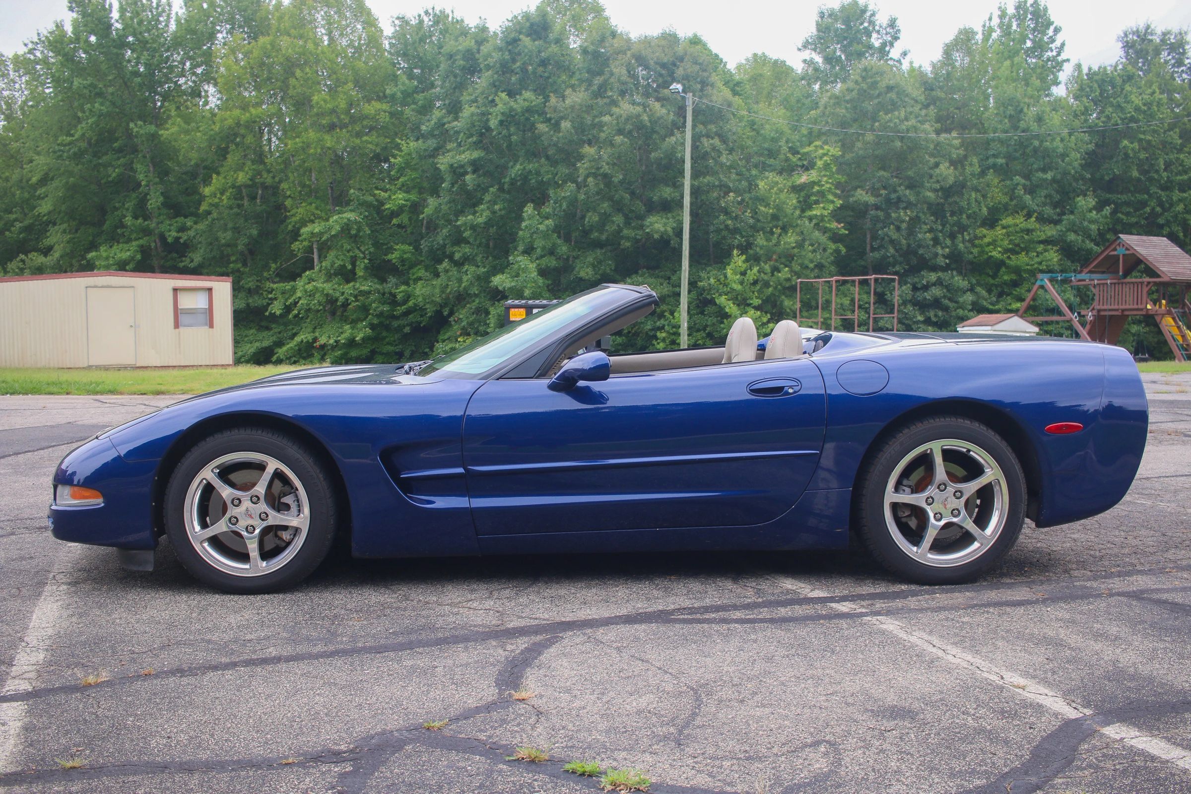 Used 2004 Chevrolet Corvette Convertible w/ Preferred Equipment Group RWD image 8