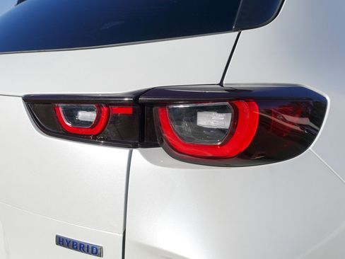 Certified 2025 MAZDA CX-50 2.5 Hybrid w/ Preferred Pkg image 5