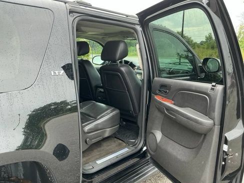 Used 2014 Chevrolet Suburban LTZ AWD/4WD image 21