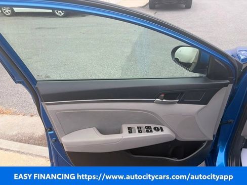 Used 2018 Hyundai Elantra SEL FWD image 6