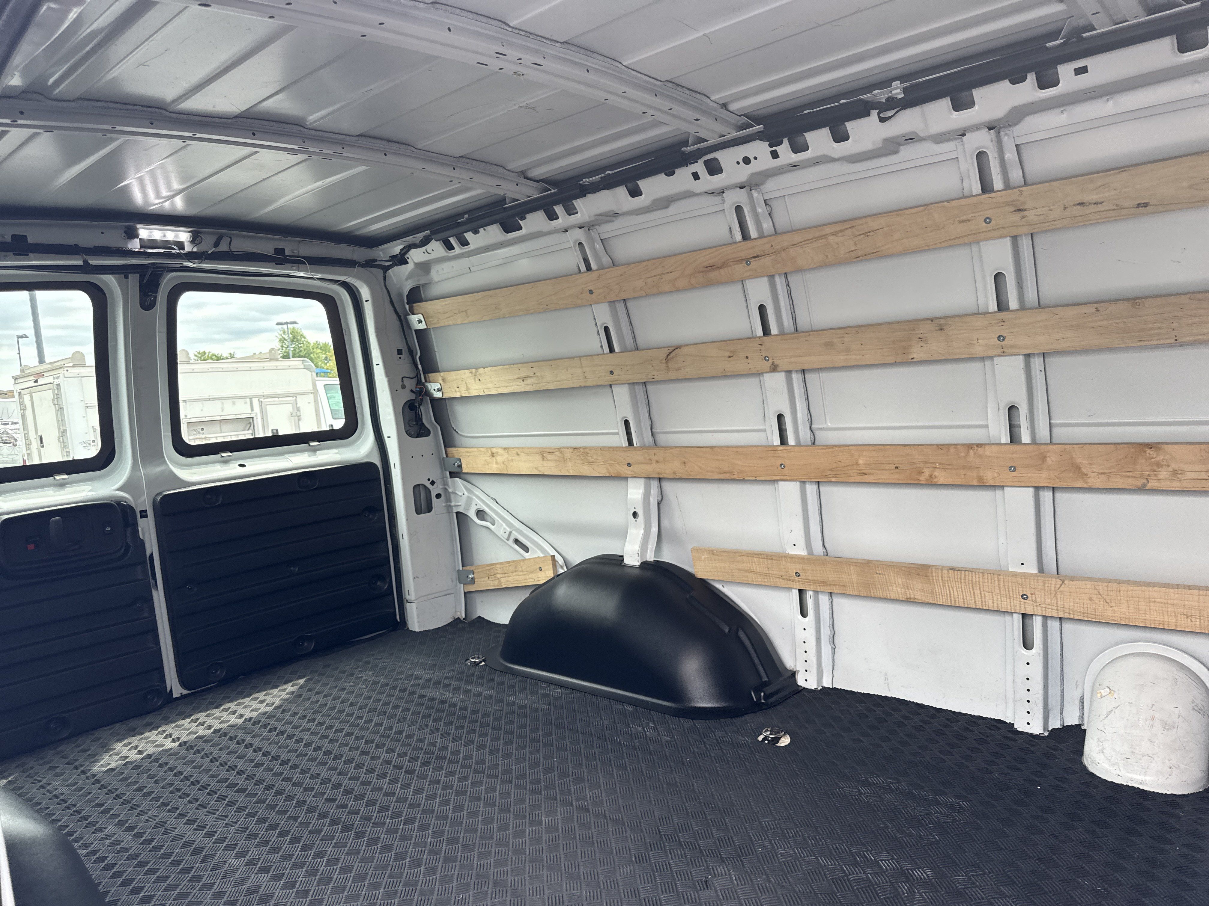 Used 2024 Chevrolet Express 2500 w/ Driver Convenience Package RWD image 9
