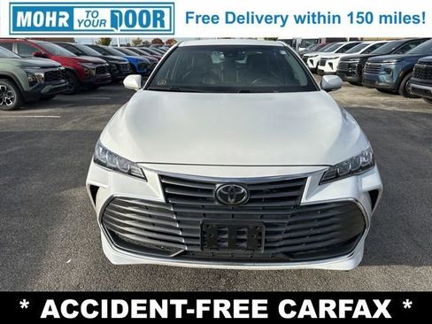 Used 2022 Toyota Avalon XLE image 2