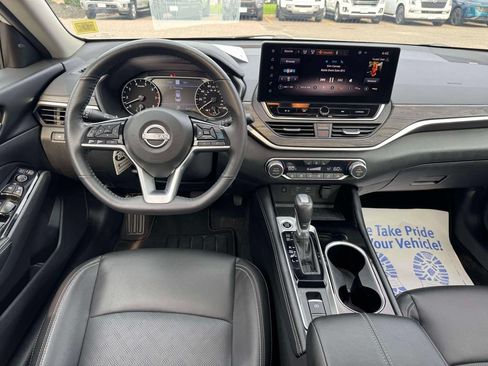 Used 2025 Nissan Altima 2.5 SL FWD image 18