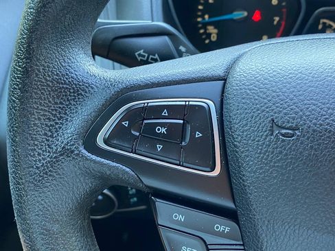Used 2017 Ford Focus SE FWD image 22