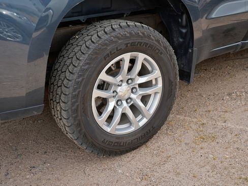 Used 2020 Chevrolet Silverado 1500 LT w/ Trailering Package image 3