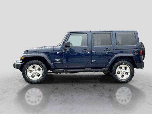 Used 2013 Jeep Wrangler Unlimited Sahara w/ Max Tow Pkg AWD/4WD image 3