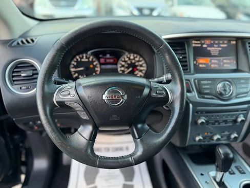 Used 2017 Nissan Pathfinder SL image 46