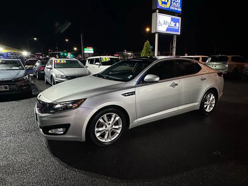 Used 2013 Kia Optima EX w/ Premium Pkg image 2