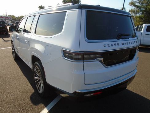 Used 2024 Jeep Grand Wagoneer L Series III image 4