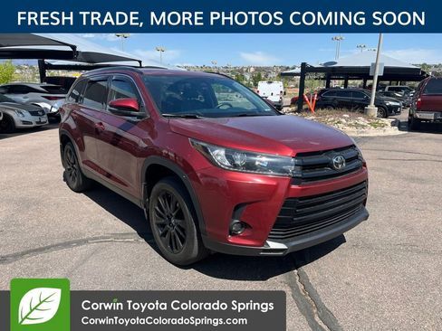 Used 2019 Toyota Highlander SE AWD/4WD image 1