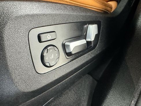 Used 2022 BMW X5 xDrive40i w/ Premium Package AWD/4WD image 18