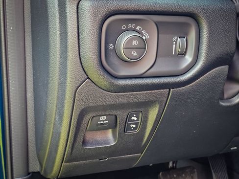 Used 2022 RAM 1500 Big Horn AWD/4WD image 14