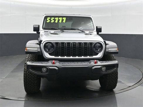Used 2024 Jeep Wrangler Unlimited Rubicon w/ Technology Group image 5