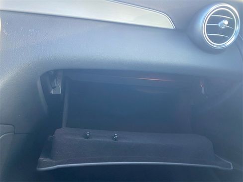 Used 2021 Mercedes-Benz GLC 300 4MATIC image 26