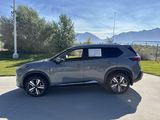 Used 2023 Nissan Rogue SL image 2