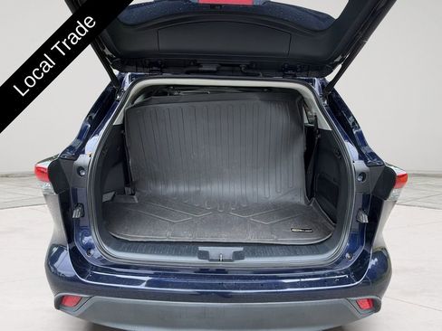 Used 2021 Toyota Highlander XLE FWD image 34