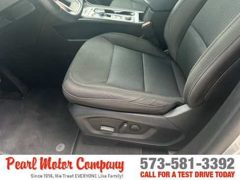 Used 2022 Ford Explorer XLT w/ Class IV Trailer Tow Package AWD/4WD image 10