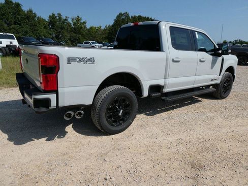 New 2026 Ford F250 Lariat w/ Black Appearance Package AWD/4WD image 5