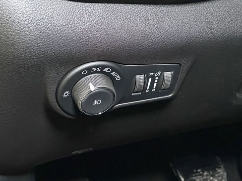 New 2026 Jeep Compass Limited w/ Sun, Sound & Navigation Group image 19