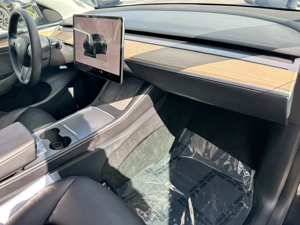 Used 2024 Tesla Model Y Long Range AWD/4WD image 28