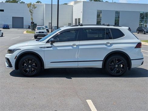 Used 2024 Volkswagen Tiguan SE R-Line image 7