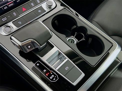 Used 2024 Audi Q7 3.0T Premium image 19