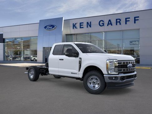 New 2025 Ford F350 XL w/ XL Chrome Package image 8