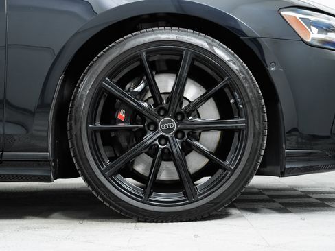 Used 2024 Audi S8 4.0T image 32