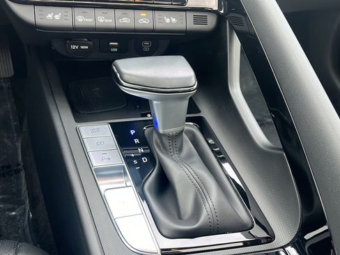 Certified 2024 Hyundai Elantra Limited image 18