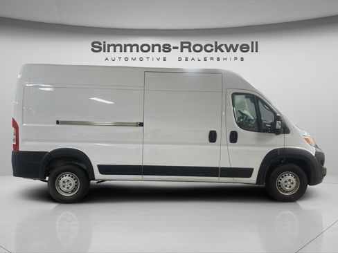 Used 2026 RAM ProMaster 2500 w/ Convenience Group FWD image 6