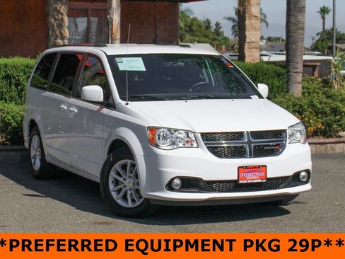 Used 2020 Dodge Grand Caravan SXT image 2