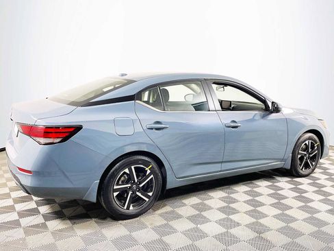 Used 2025 Nissan Sentra SV FWD image 2