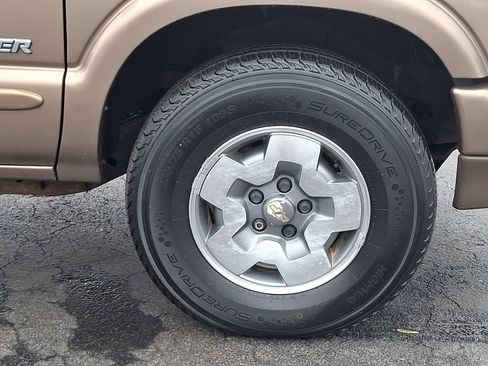 Used 2003 Chevrolet Blazer LS w/ Preferred Equipment Group AWD/4WD image 8