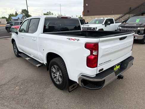 Used 2022 Chevrolet Silverado 1500 LT AWD/4WD image 4
