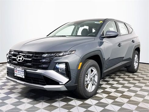 New 2026 Hyundai Tucson SE image 2