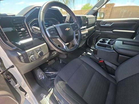 Used 2024 Chevrolet Silverado 1500 LT AWD/4WD image 10