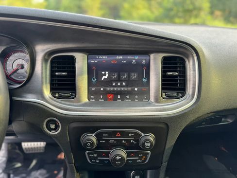 Used 2018 Dodge Charger R/T RWD image 19