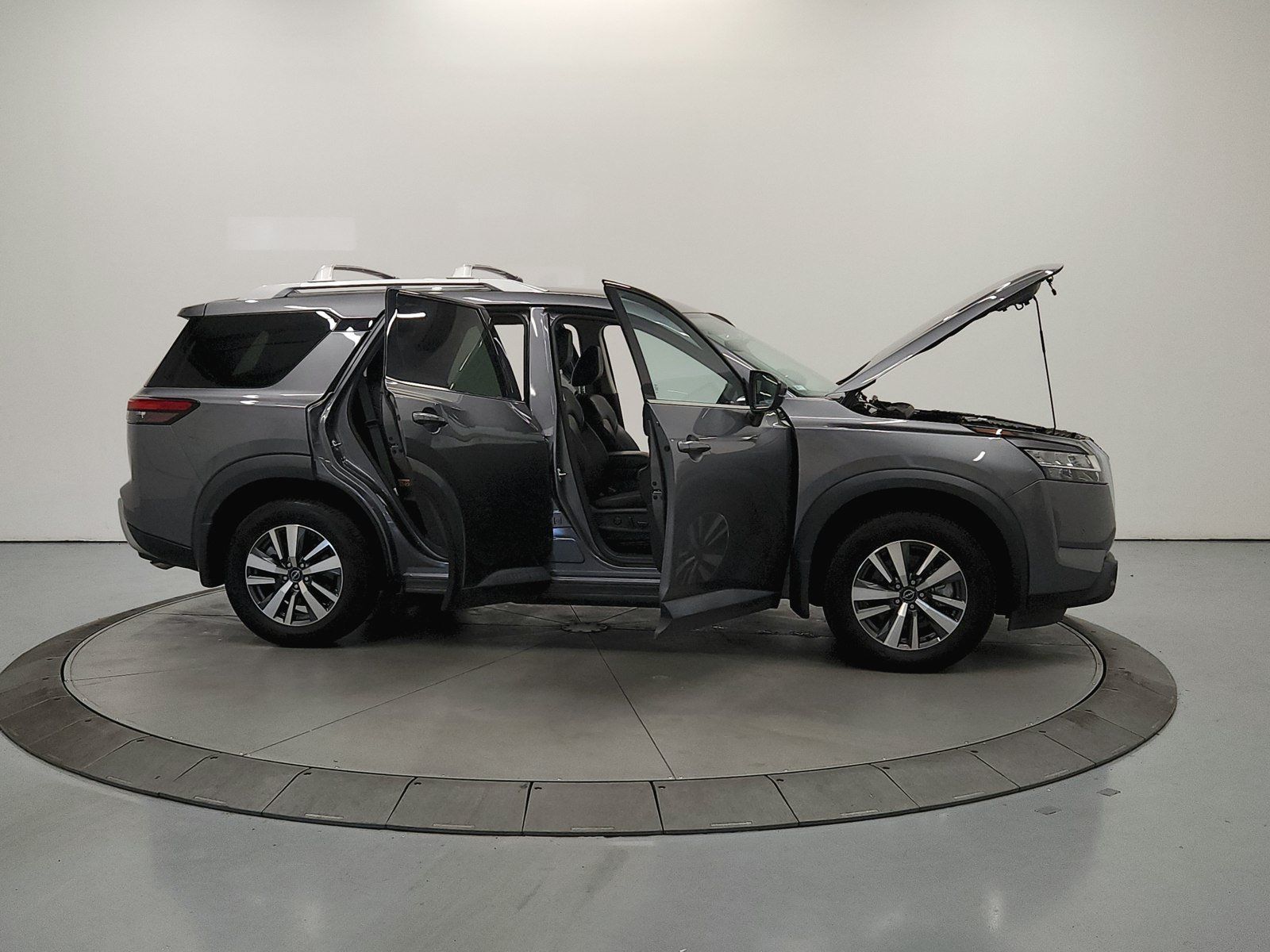 Used 2024 Nissan Pathfinder SL FWD image 17