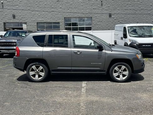 Used 2012 Jeep Compass Sport AWD/4WD image 2