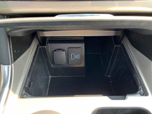 Used 2023 Ford Explorer XLT w/ Equipment Group 202A image 23