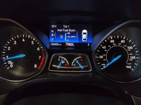 Used 2018 Ford Focus SE FWD image 23