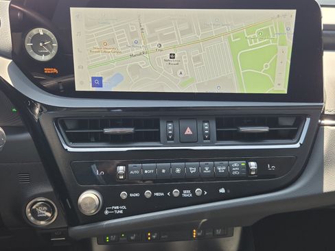 Used 2025 Lexus ES 350 w/ Accessory Package (Z2) FWD image 20