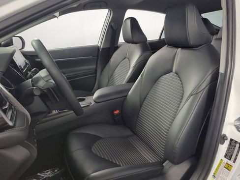 Used 2023 Toyota Camry SE image 14