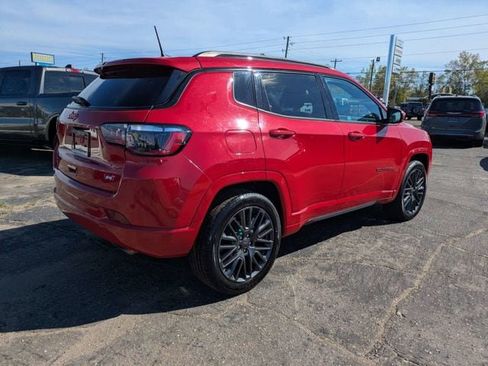 Used 2022 Jeep Compass Limited image 4